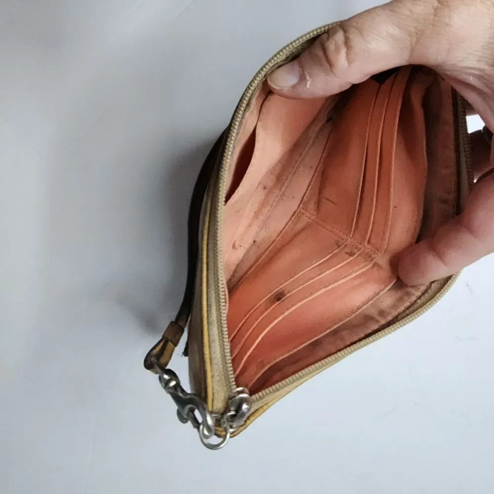 Coach Clutch Wristlet Bag Purse Coin Initial Vintage Tan